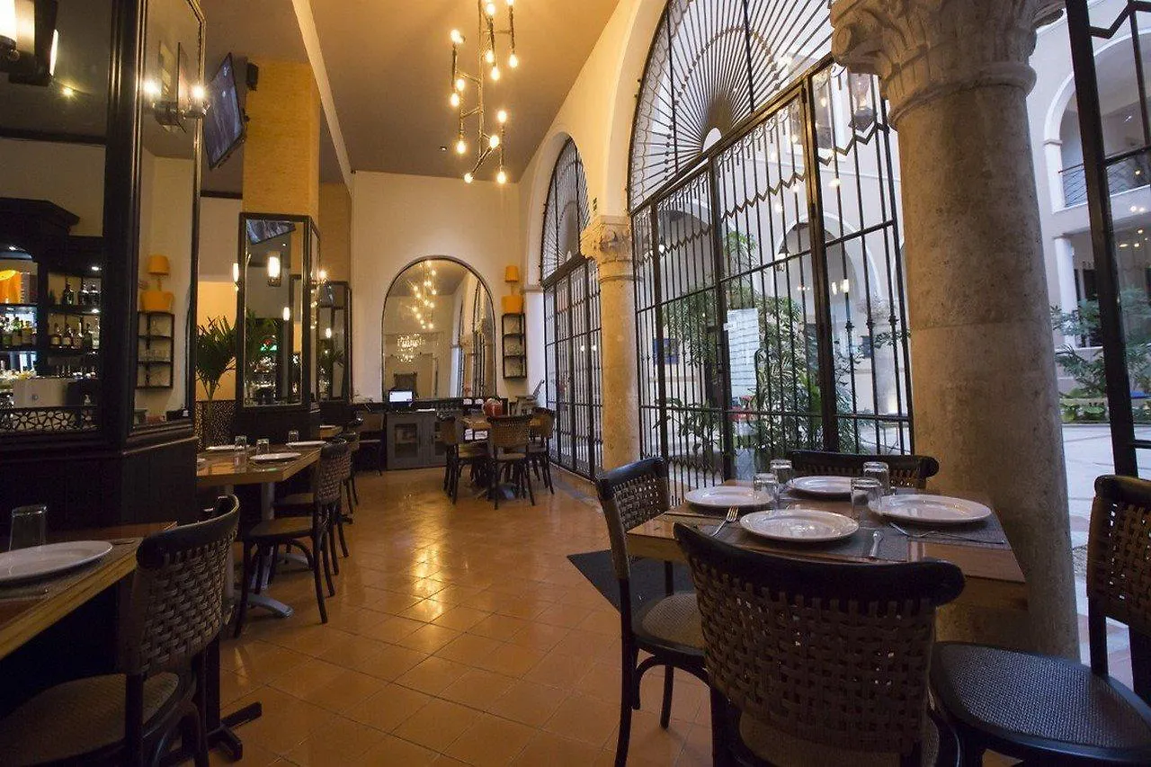 Hotel Merida 2*,